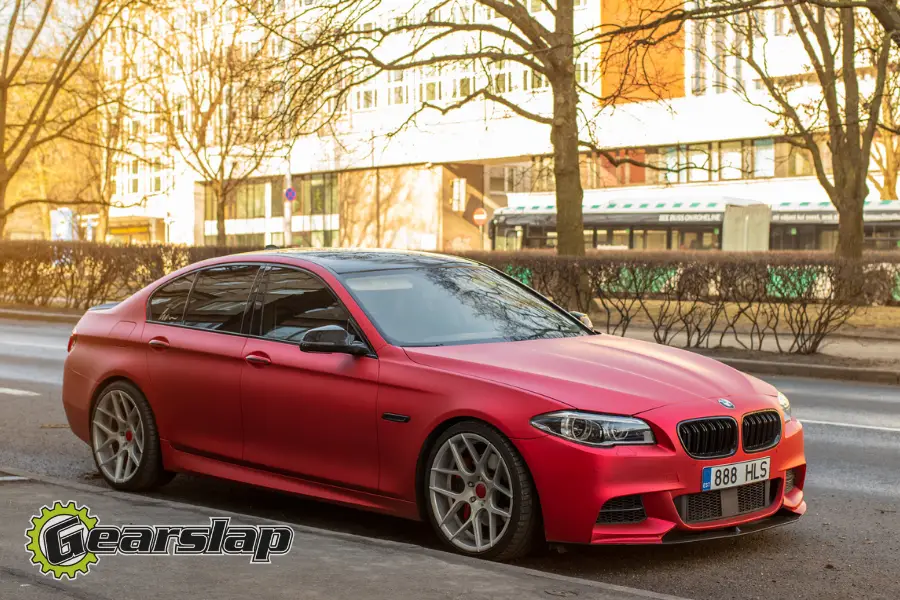BMW 5 Series Facts Red 900x600 1