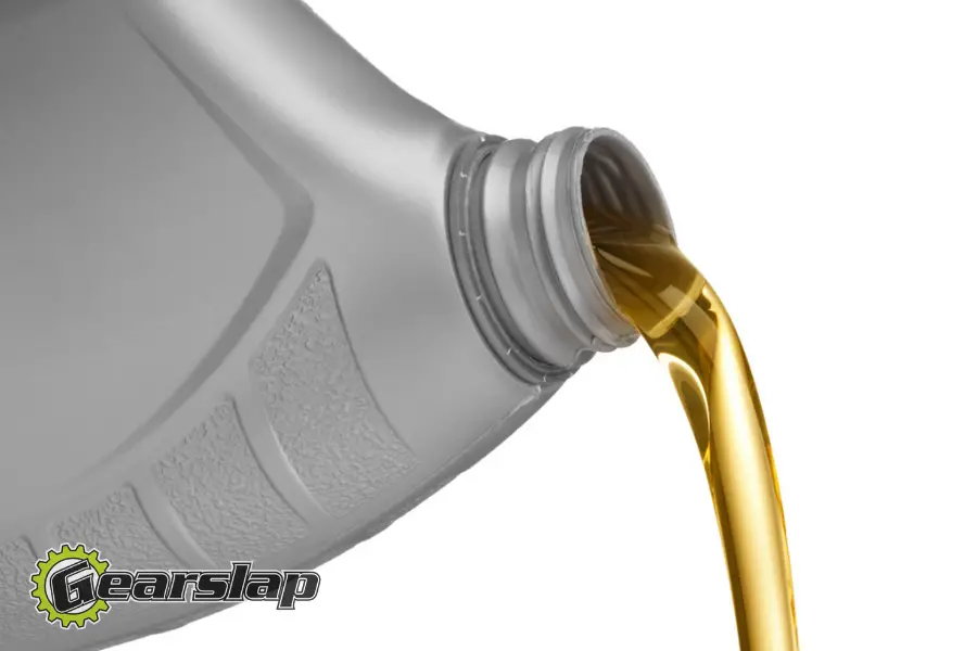 quart of motor oil pouring oil for hot weather 900x600 1