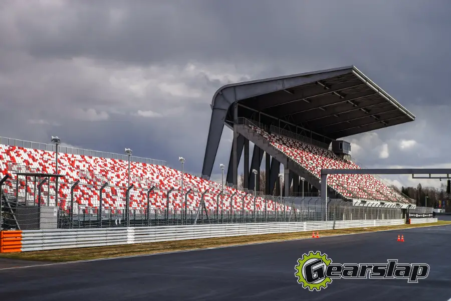 race track rental location empty seats